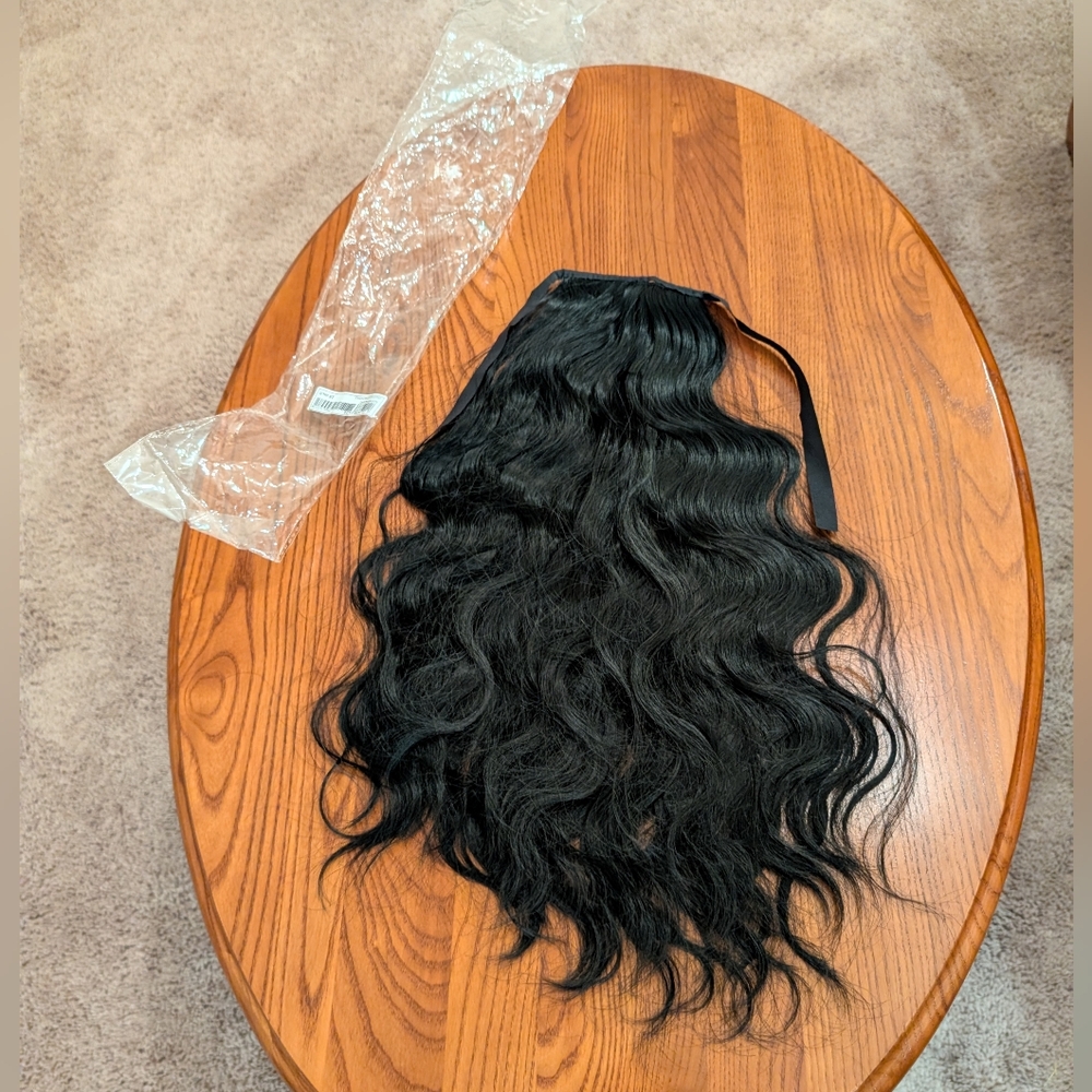 18-inch synthetic hair ponytail with clip and tie, black - NEW